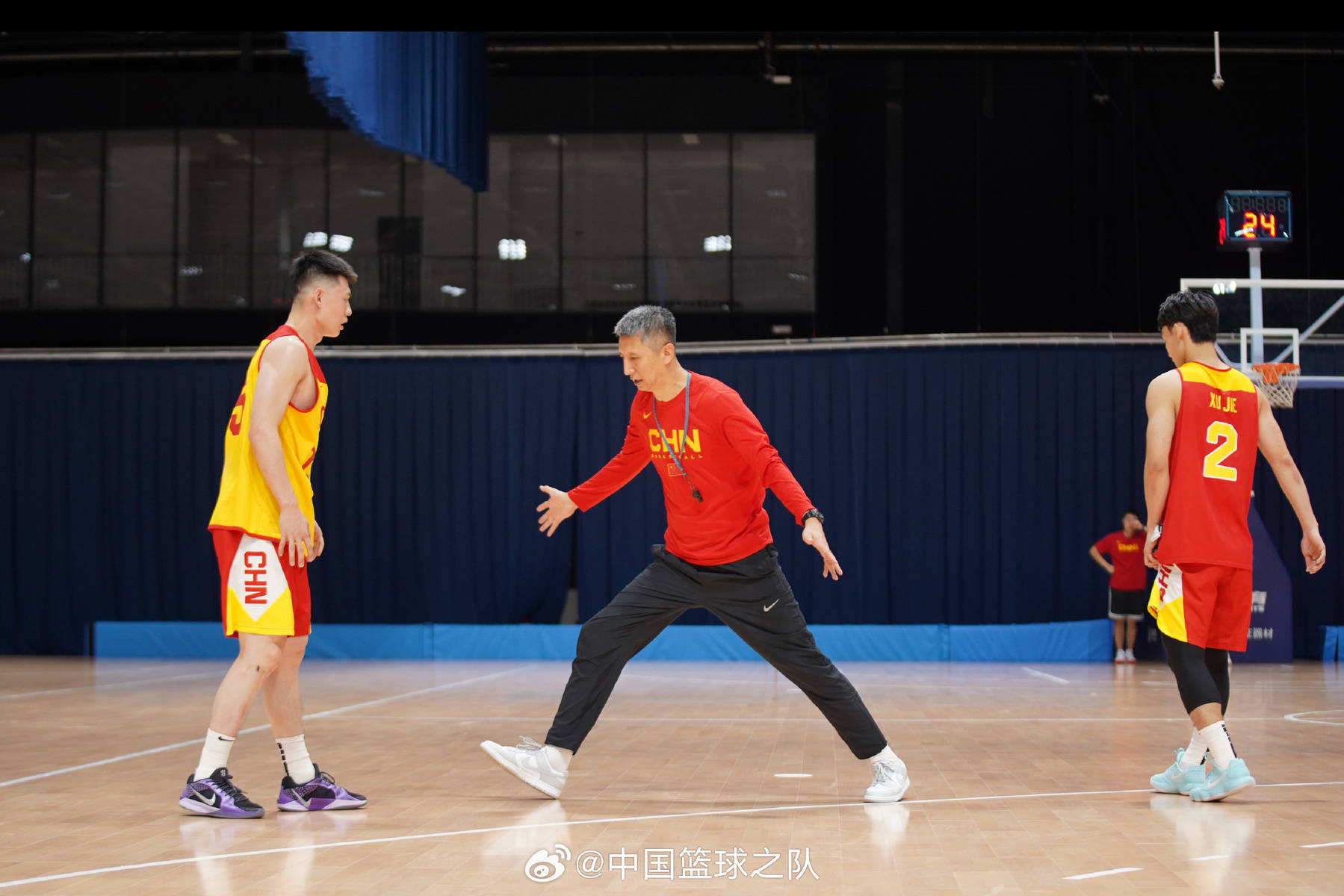 包含中国职业篮球联赛球员技战术精湛的词条